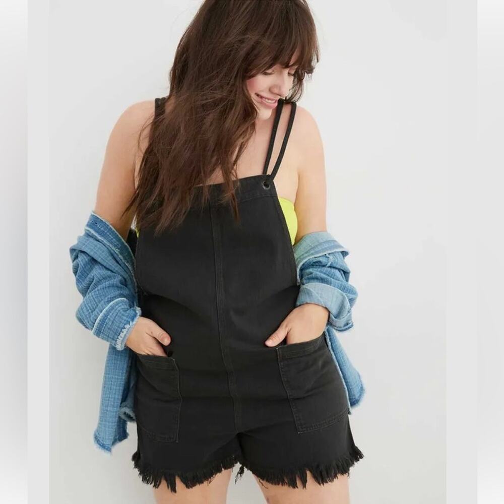 Aerie Women’s Sz Medium Double Strap Short Alls Black Raw Hem